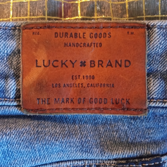 Lucky Brand Cropped Jeans - Picture 13 of 15